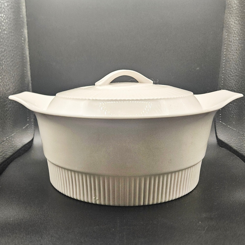 Hall Super-Ceram White Casserole Dish with Lid 4511 Vintage 1960 USA Made 10in